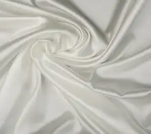 Satyna jedwabna z elastanem - mleczna biel - resztka 40 cm x 140 cm