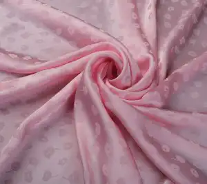 Wiskoza żakardowa jasno różowa - drobne kwiaty makowe