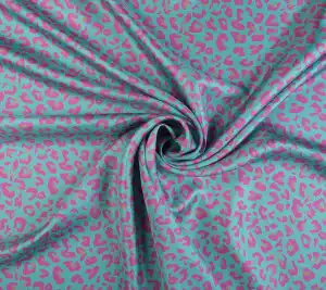 Jedwab twill - różowa panterka na lazurowym tle - resztka 220 cm x 140 cm