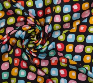 Jedwabna chusta panel twill 90 cm x 90 cm -  obszyta