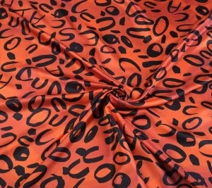 Jedwab twill cętki Resztka 50 cm x 140 cm