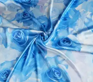 Podwójna krepa jedwabna – niebieski róże