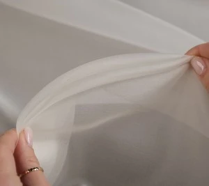 Organza jedwabna mleczna biel