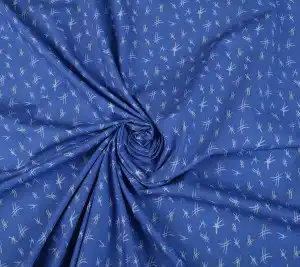 Popelina bawełniana – niebieska z białym printem 