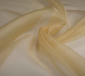 Jedwab gładki -  organza w jasno beżowym odcieniu