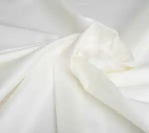  Aksamit bawełniany w kolorze białym