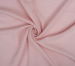 Chanelka wełniana  – baby pink