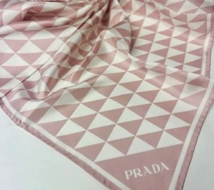 Apaszka 100% jedwab blady róż 90 cm x 90 cm