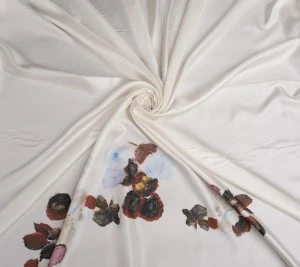 Cienki jedwab Twill 100% – kremowe tlo