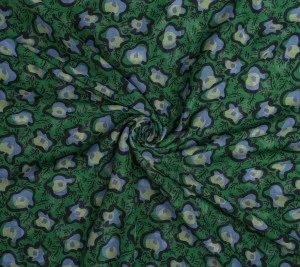 Batyst Manila Grace – zielony z abstrakcyjnym motywem kwiatowym