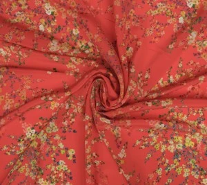  Krepdeszyn kwiaty na czerwieni Resztka 25 cm x 140 cm