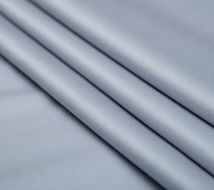 Wełna double face satin jasno szara Resztka 45 cm x 145 cm