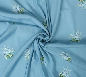 Satyna jedwabna z elastanem – matowa elegancja w odcieniu błękitu